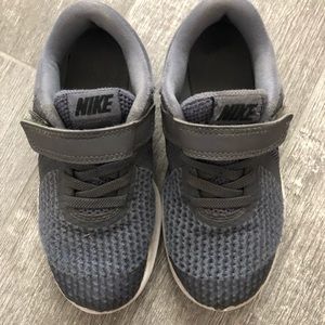 COPY - Nike Kids Revolution 4